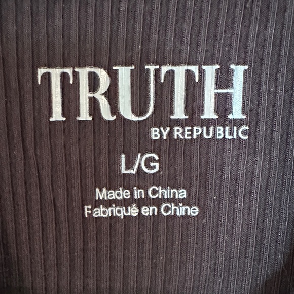 Black Ribbed Sleeveless Top - Picture 2 of 4